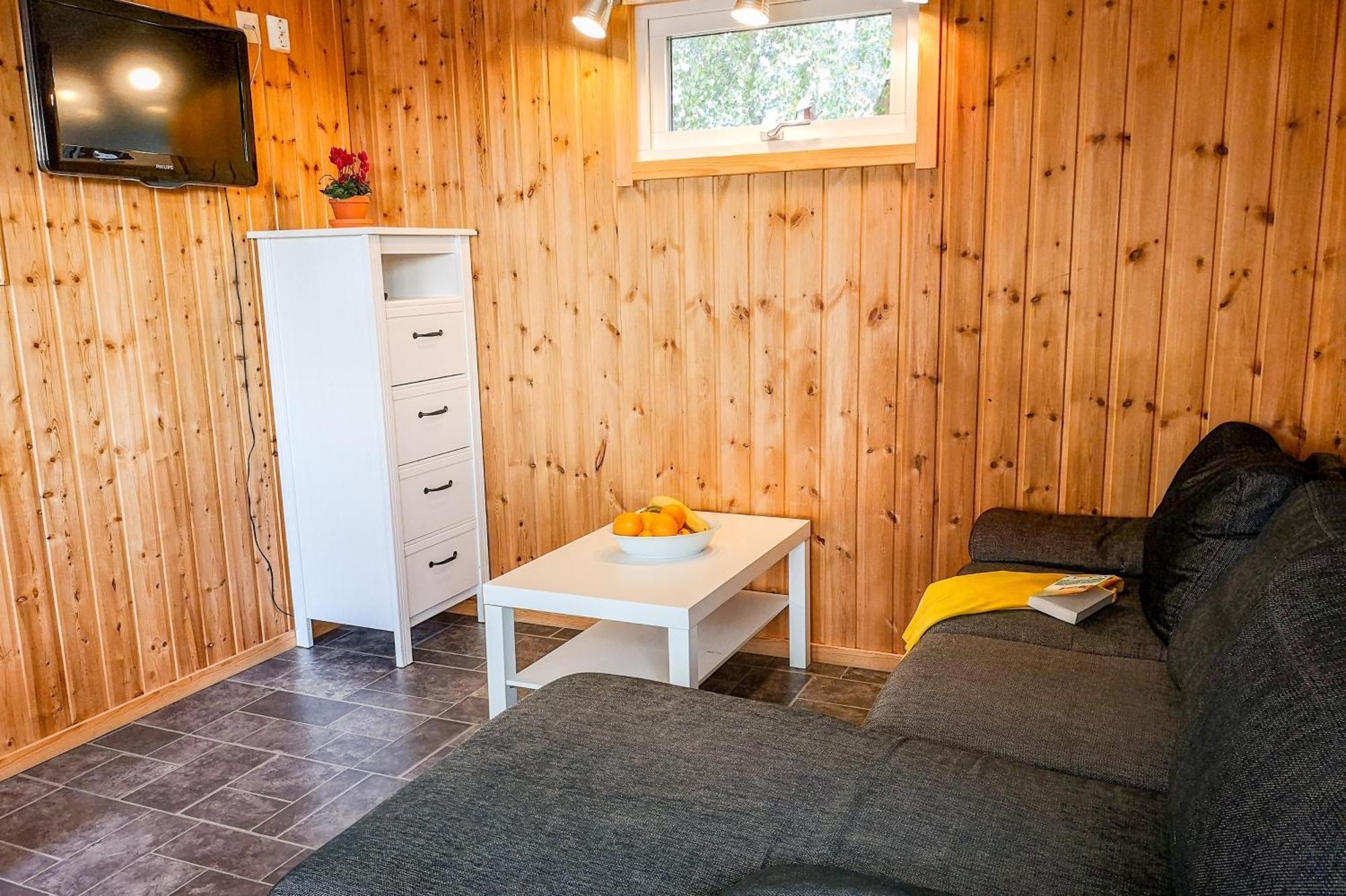 Arjaeng Camping & Stugor Sommarvik Phòng bức ảnh